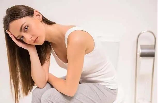 女生小便歪斜,到底怎么回事